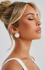Fioreclo Davinia Earrings in Silver