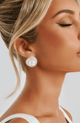 Fioreclo Davinia Earrings in Silver