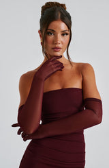 Fioreclo Elira Gloves in Cherry Lacquer