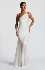 Fioreclo Fabelle Gown in Ivory