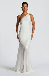 Fioreclo Fabelle Gown in Ivory