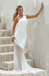 Fioreclo Fabelle Gown in Ivory
