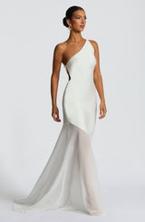 Fioreclo Fabelle Gown in Ivory
