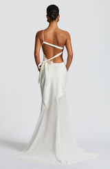 Fioreclo Fabelle Gown in Ivory