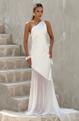 Fioreclo Fabelle Gown in Ivory